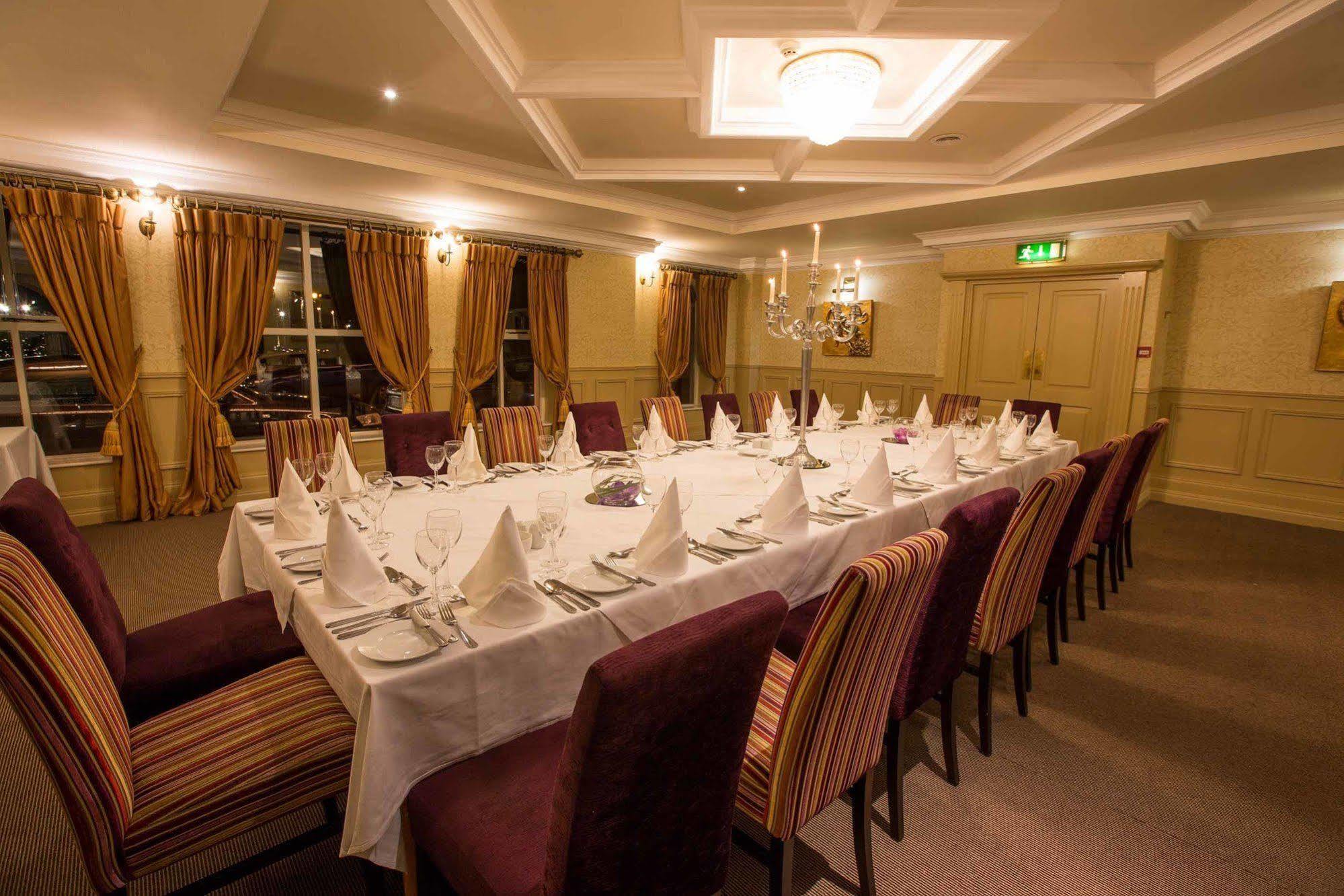 Anner Hotel Thurles Bagian luar foto